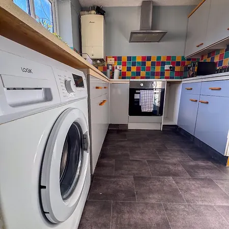 Apartman Newly Refurbished Fit For To 7 Family Members, Groups, Contractors Centre Of Bradley Stoke