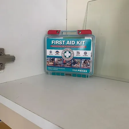 Newly Refurbished Fit For To 7 Family Members, Groups, Contractors Centre Of Bradley Stoke Apartment