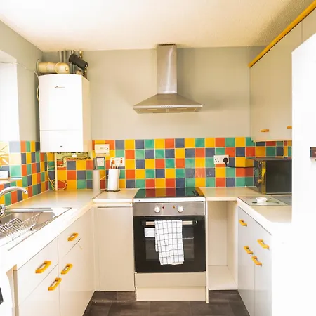 Newly Refurbished Fit For To 7 Family Members, Groups, Contractors Centre Of Bradley Stoke