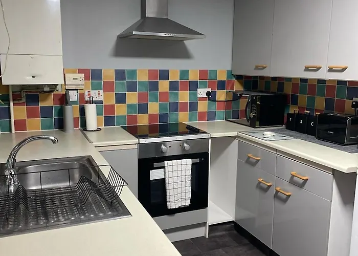 דירה Newly Refurbished Fit For To 7 Family Members, Groups, Contractors Centre Of Bradley Stoke בריסטול