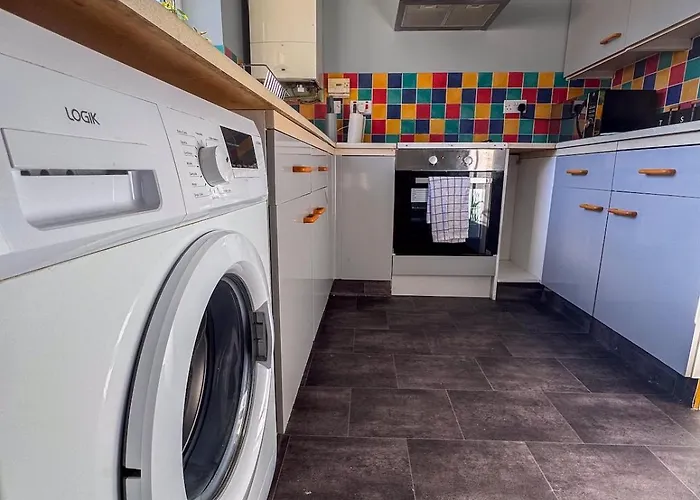 דירה Newly Refurbished Fit For To 7 Family Members, Groups, Contractors Centre Of Bradley Stoke