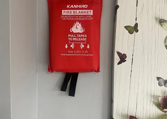 Lägenhet Newly Refurbished Fit For To 7 Family Members, Groups, Contractors Centre Of Bradley Stoke *